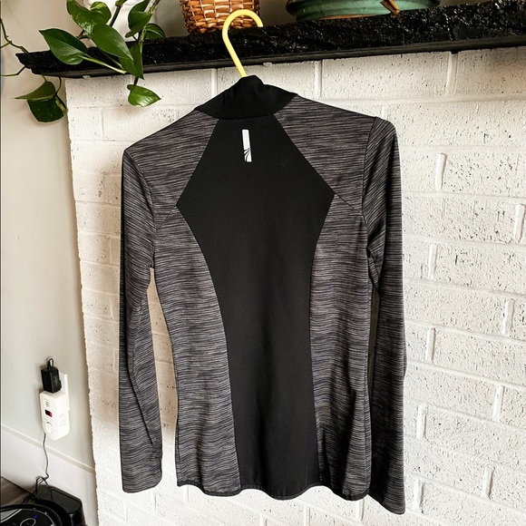 ▪️ NWOT 1/4 Zip Long Sleeve ▪️ - Picture 2 of 2